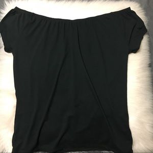 Off the shoulder top🖤